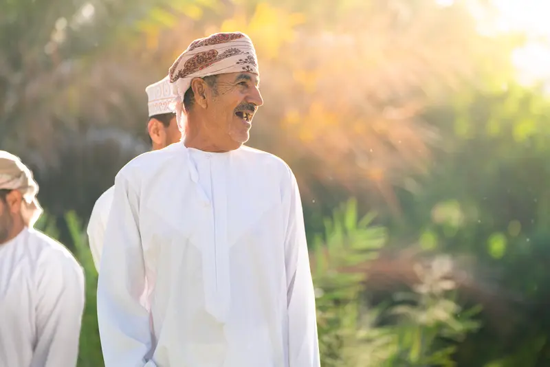 عائدٌ بأكياس العيد III