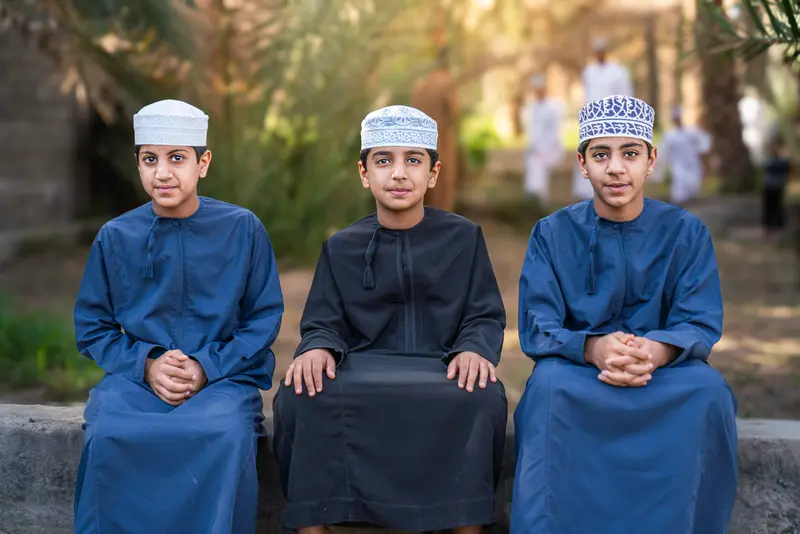 ثلاثة في صف