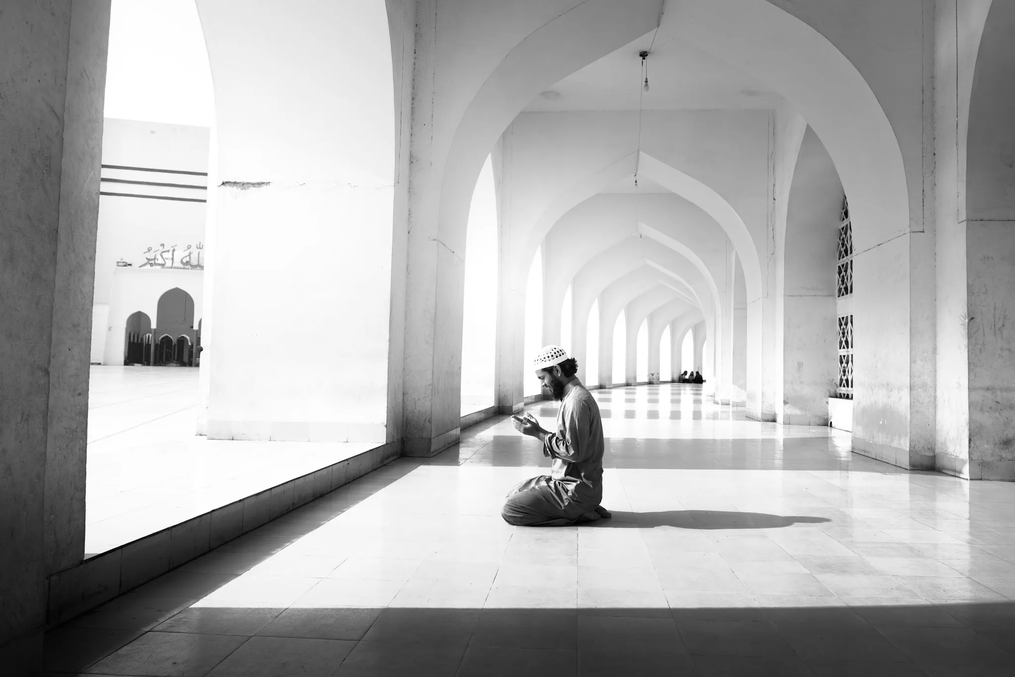 صلاة في الرواق