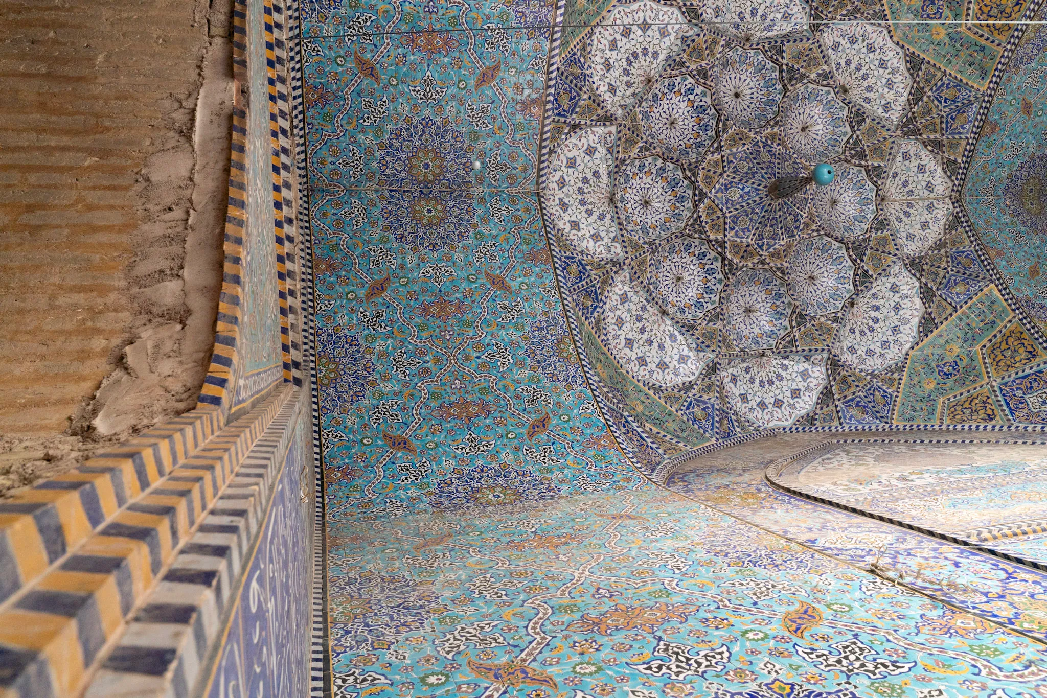 زاوية السقف الأزرق