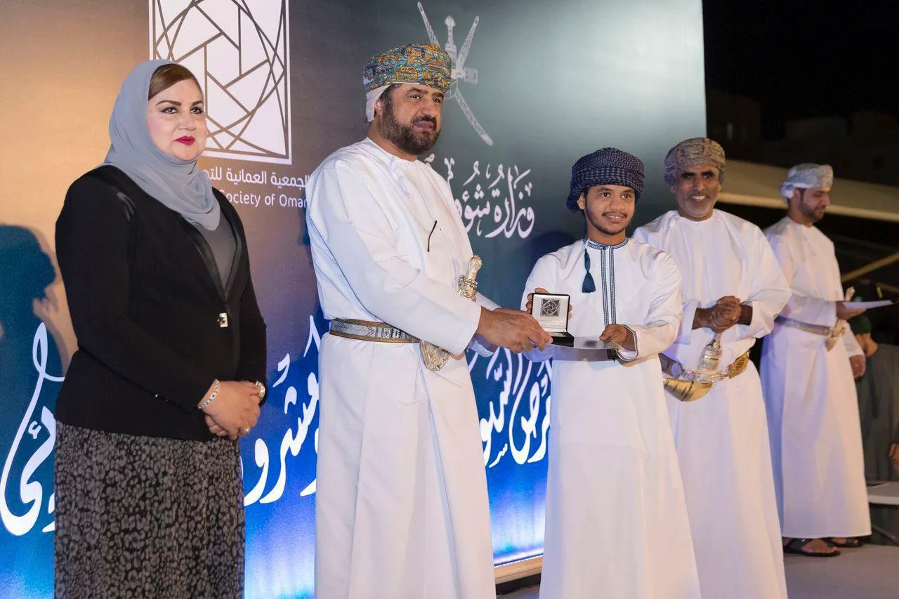 Honoring ceremony and winning second place in the annual exhibition - Theme 2019